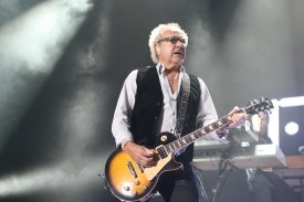 FOREIGNER (Live at The City Hall, Newcastle, U.K., November 10, 2007)