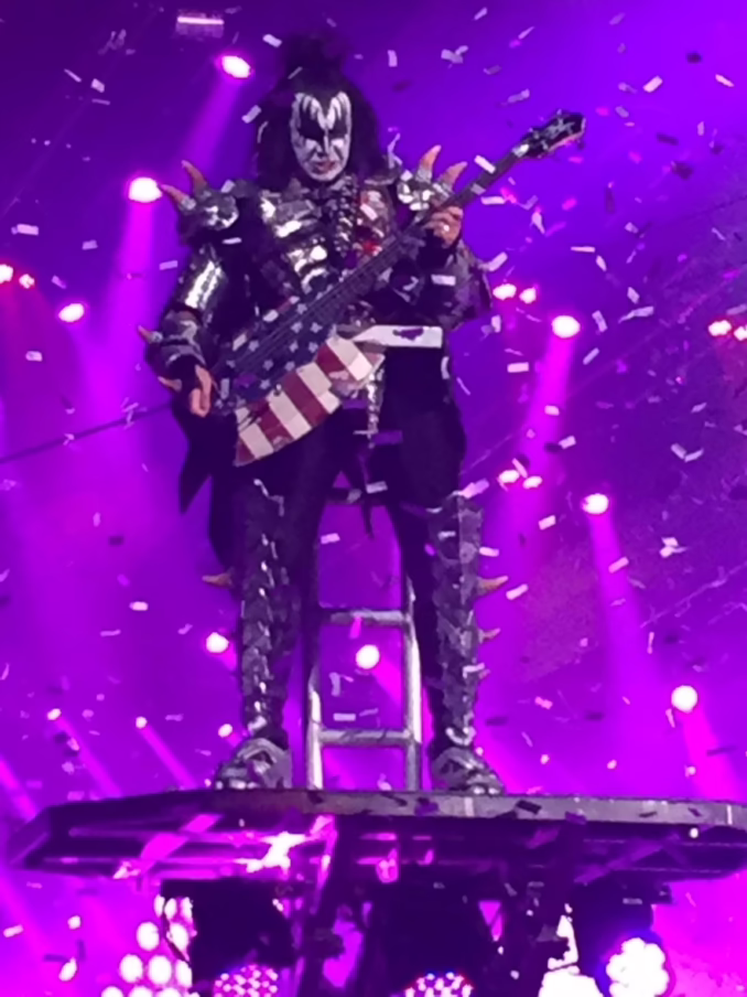 KISS (Live at Fort Wayne, IN, USA, August 12, 2016) KISS (Live at Fort Wayne, IN, USA, August 12, 2016)