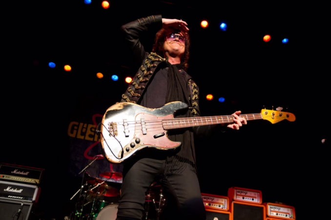 GLENN HUGHES (Live at Tyne Theatre and Opera House, Newcastle, U.K., October 20, 2015) GLENN HUGHES (Live at Tyne Theatre and Opera House, Newcastle, U.K., October 20, 2015)
