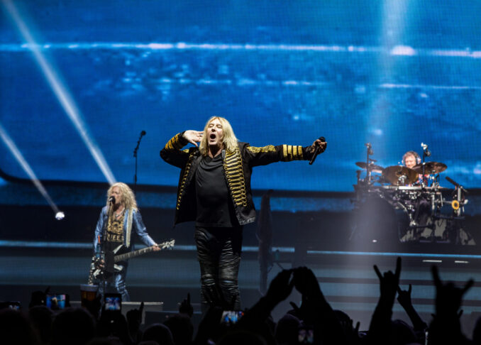 DEF LEPPARD (Live at The Metro Radio Arena, Newcastle, U.K., December 9, 2018) DEF LEPPARD (Live at The Metro Radio Arena, Newcastle, U.K., December 9, 2018)