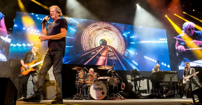 DEEP PURPLE (Live at The First Direct Arena, Leeds, U.K., October 23, 2022) DEEP PURPLE (Live at The First Direct Arena, Leeds, U.K., October 23, 2022)